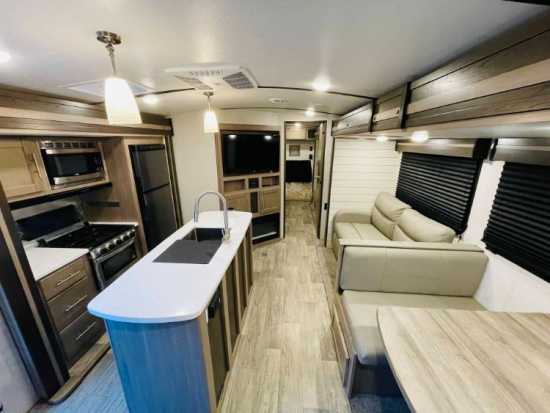For Rent 2022 Crossroads Sunset Trail Super Lite RV Recreational Vehicle SS331BH